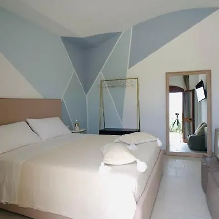 Torre Sibissi Bari Couette-café 3*